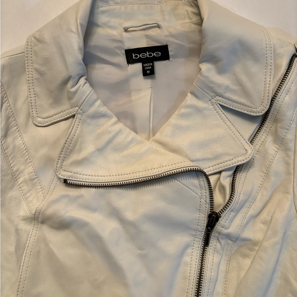 BEBE Glistening Snow White 100% Leather Crop Moto Jacket Medium cap sleeve Y2K - Picture 5 of 11